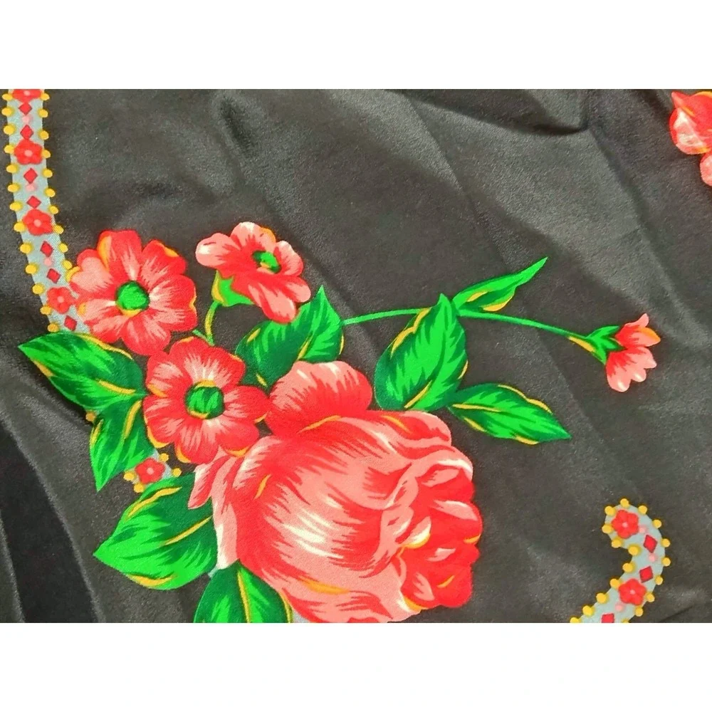 READ 1980s Black Rose Floral Silk Scarf Elegant  30